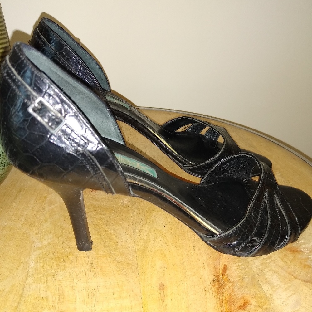 Sandals - Picture 4 of 5